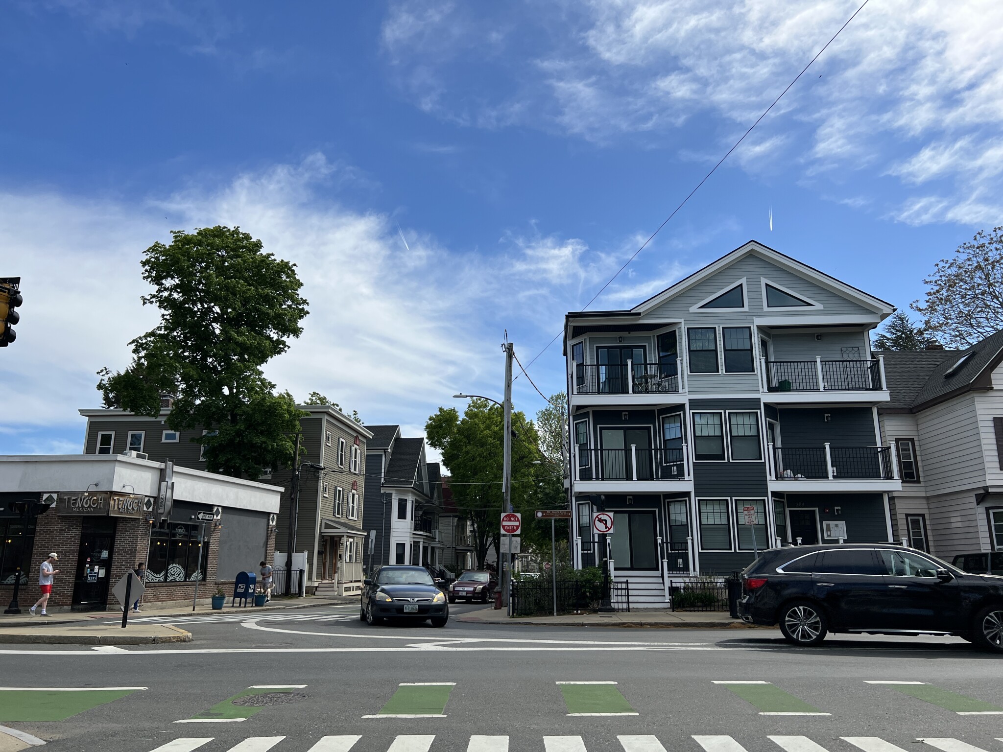 24 Ellington Rd, Davis Square