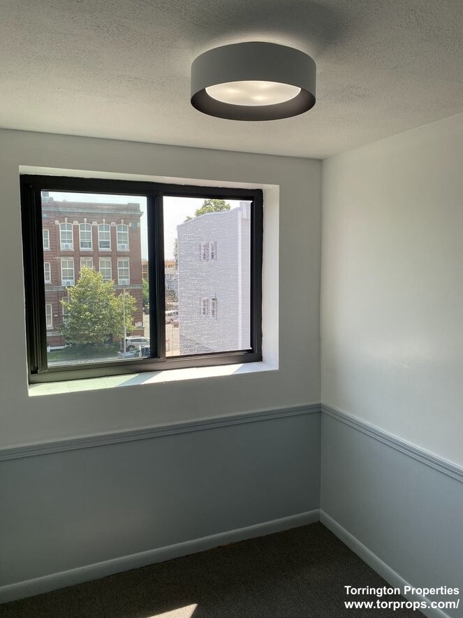 740 7th St, South Boston