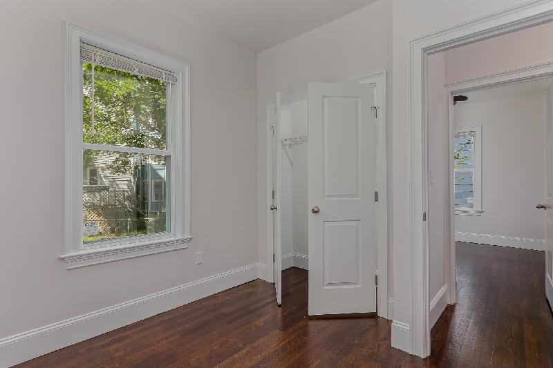 9 Oswald, Mission Hill