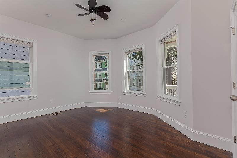 9 Oswald, Mission Hill