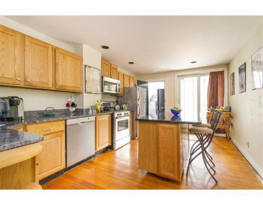 20 Sunset St, Mission Hill