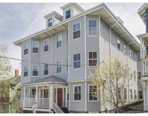 20 Sunset St, Mission Hill