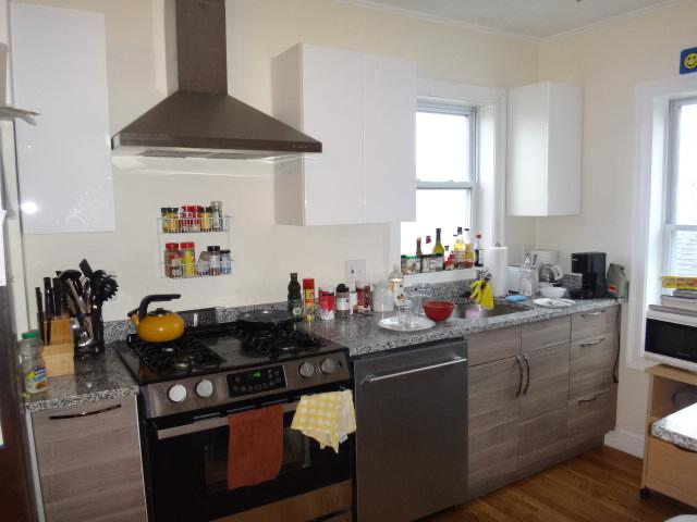 128 Hillside Se, Mission Hill