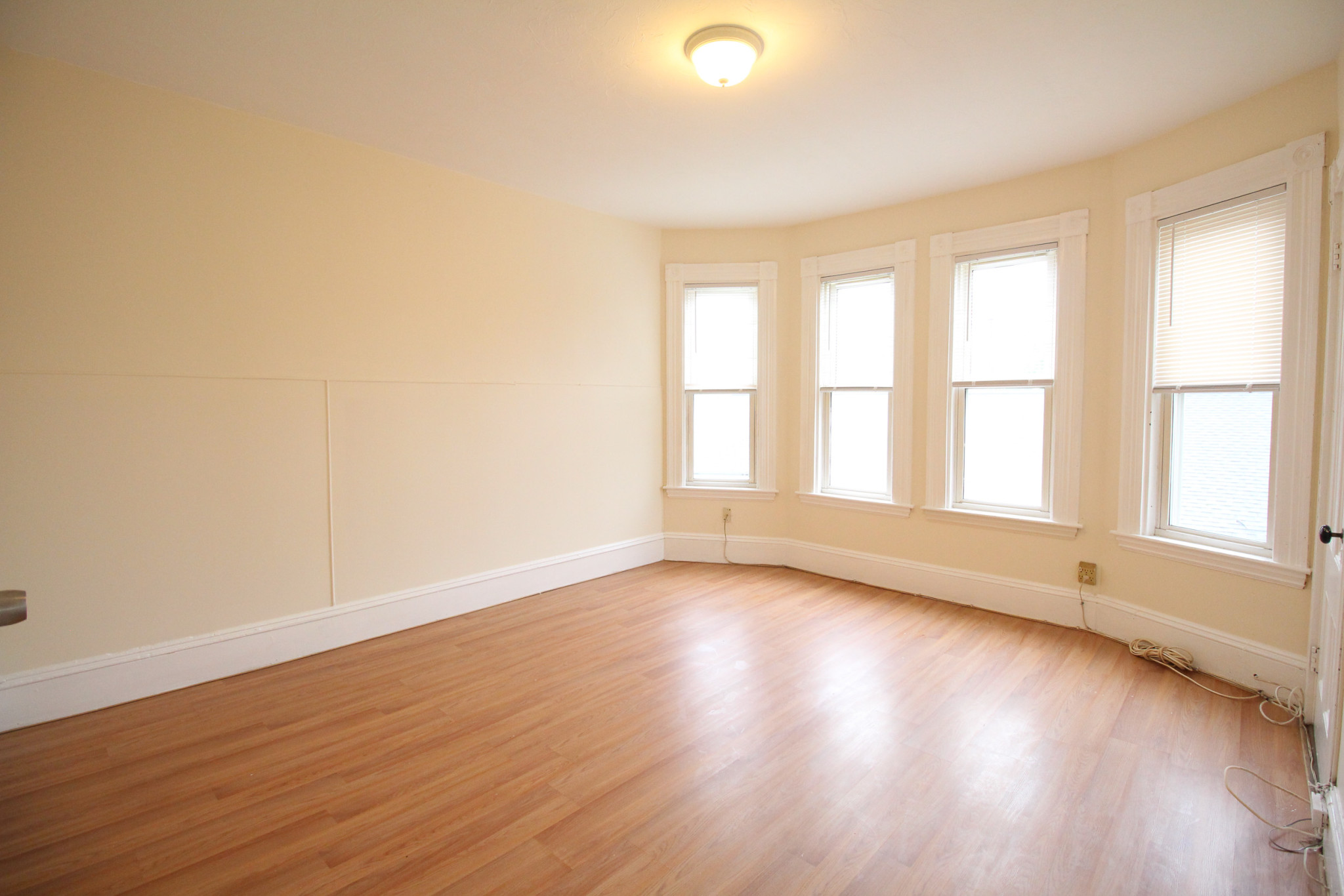 40 Forest St, Roxbury