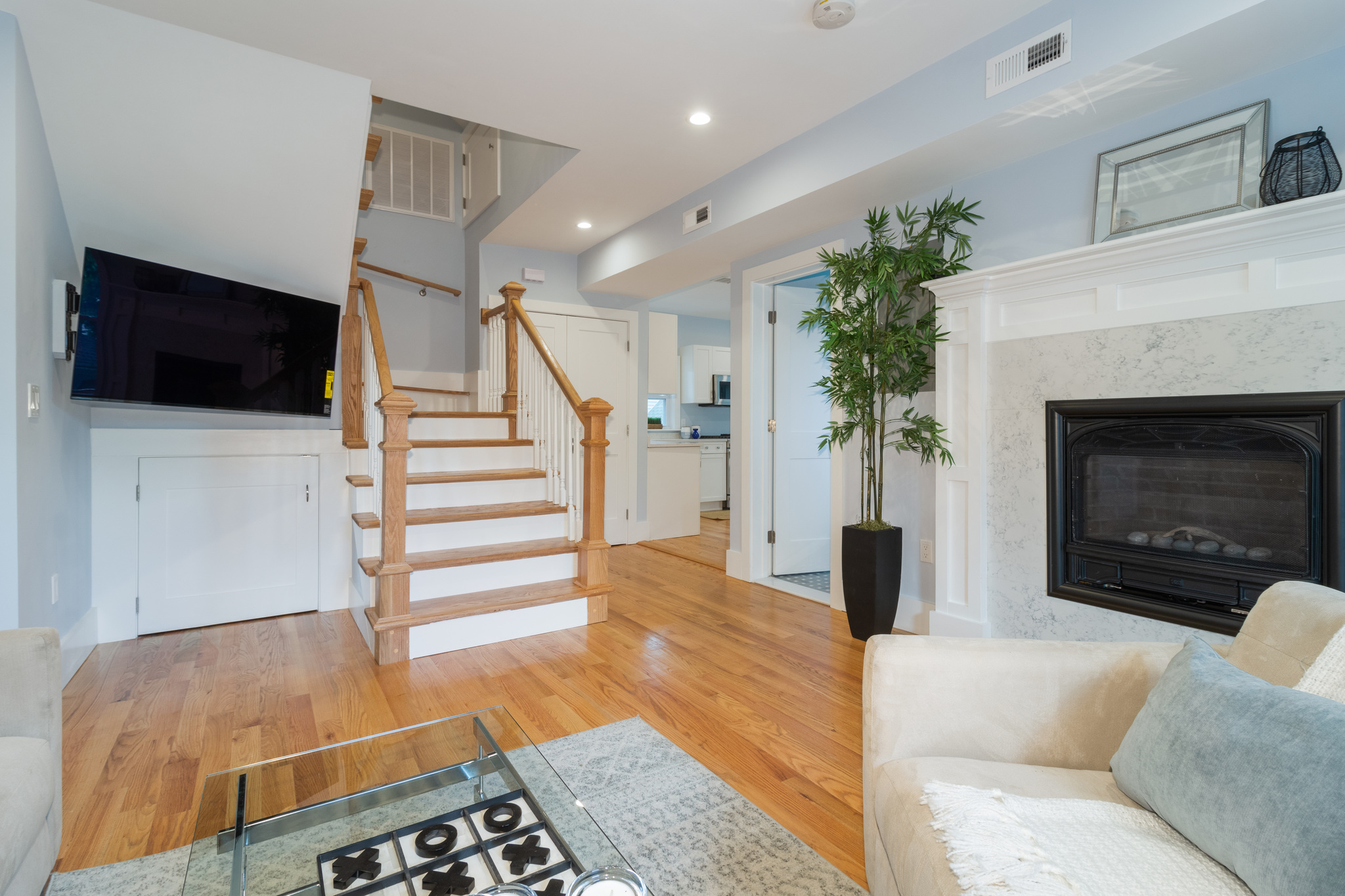 293 Rindge Ave, North Cambridge