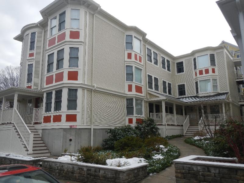 62 Hillside St, Mission Hill