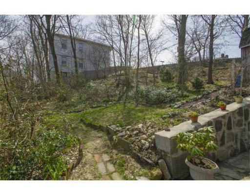 20 Sunset St, Mission Hill