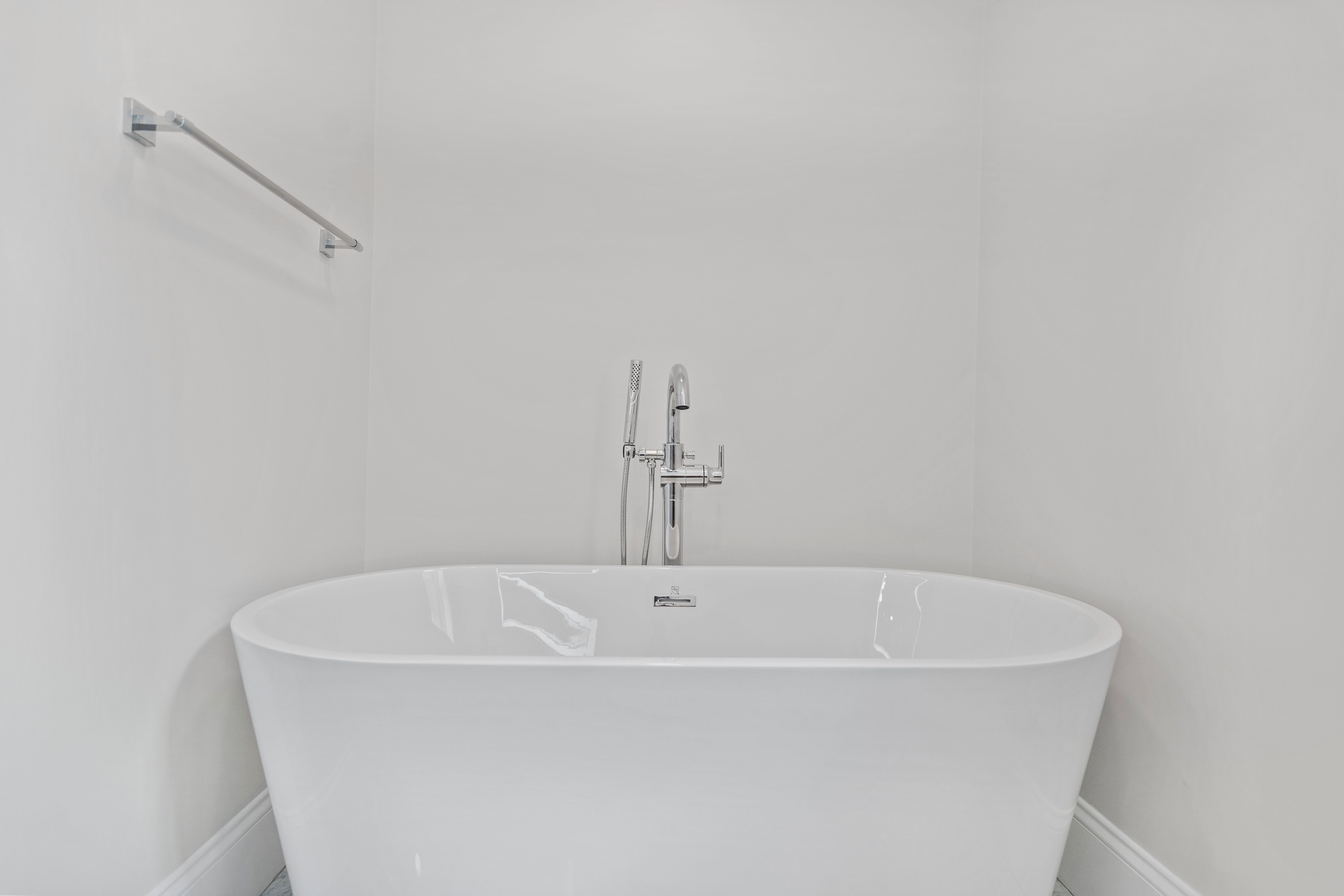 128 Longwood Ave, Longwood