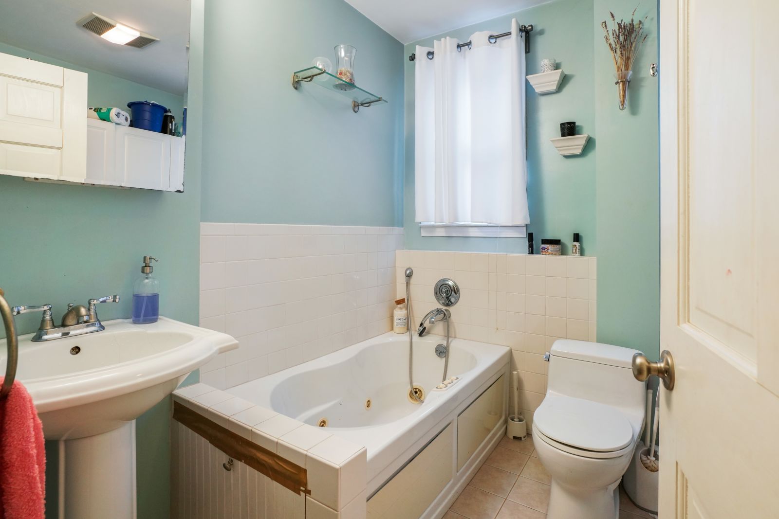 68 Calumet, Mission Hill