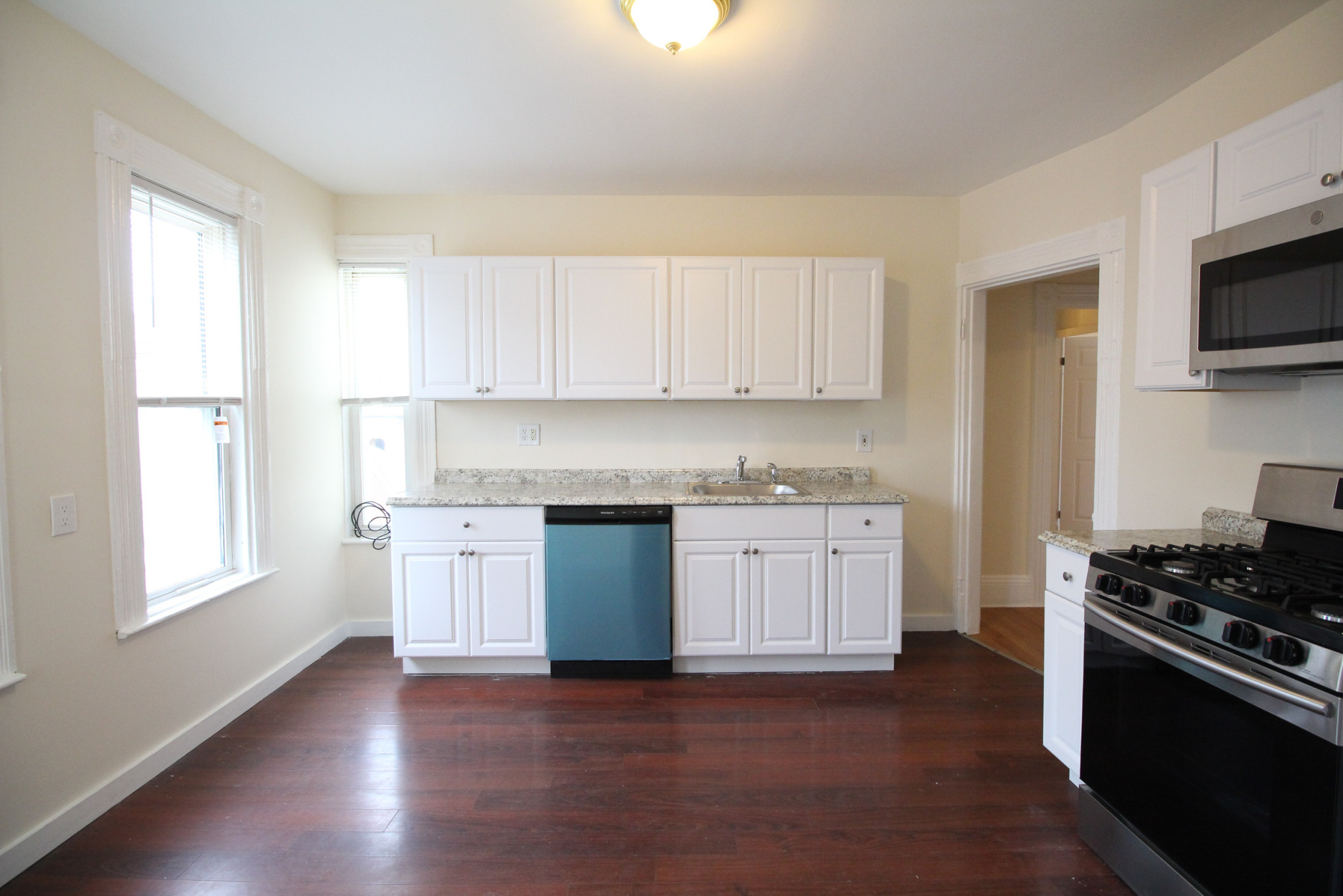 40 Forest St, Roxbury