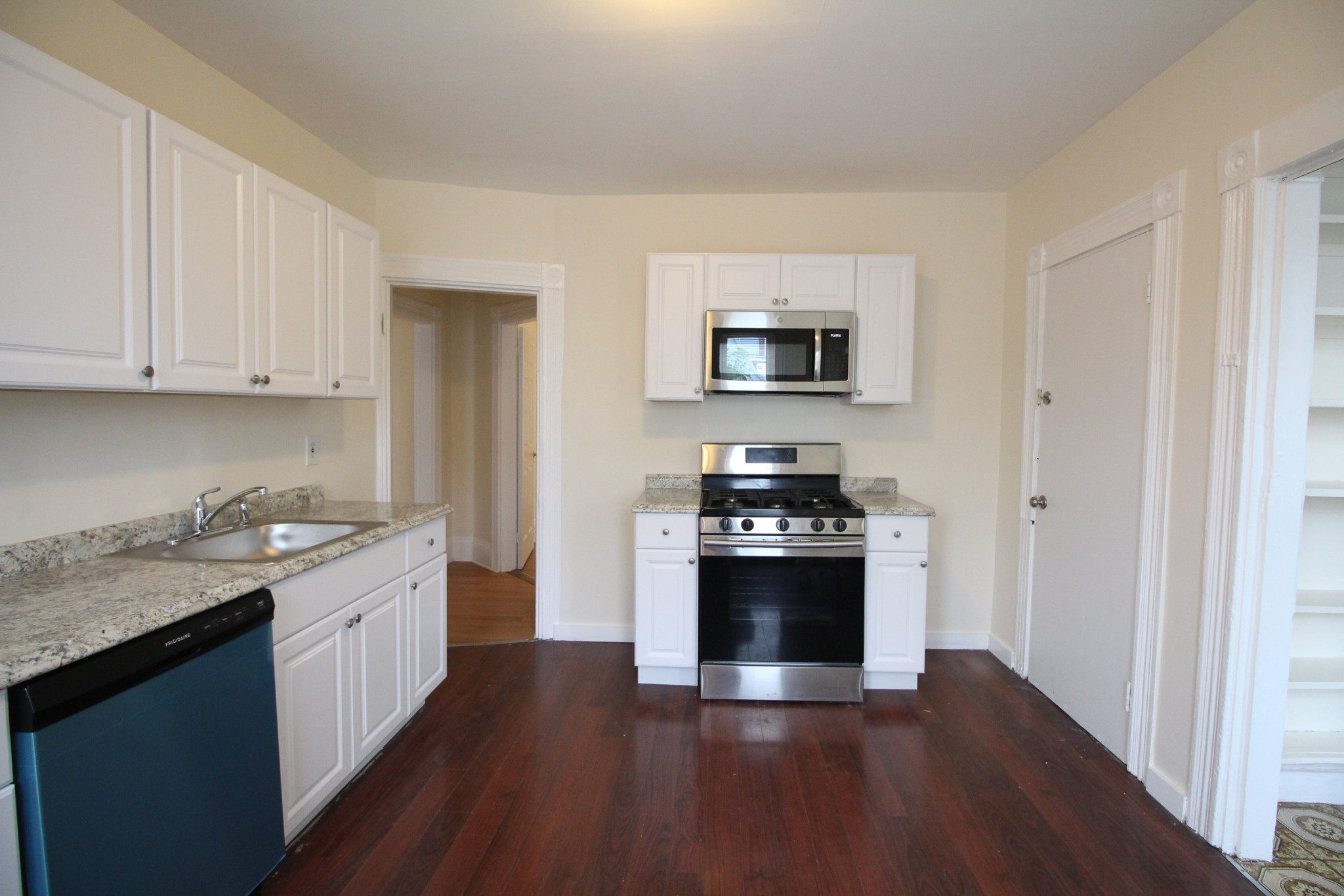 40 Forest St, Roxbury