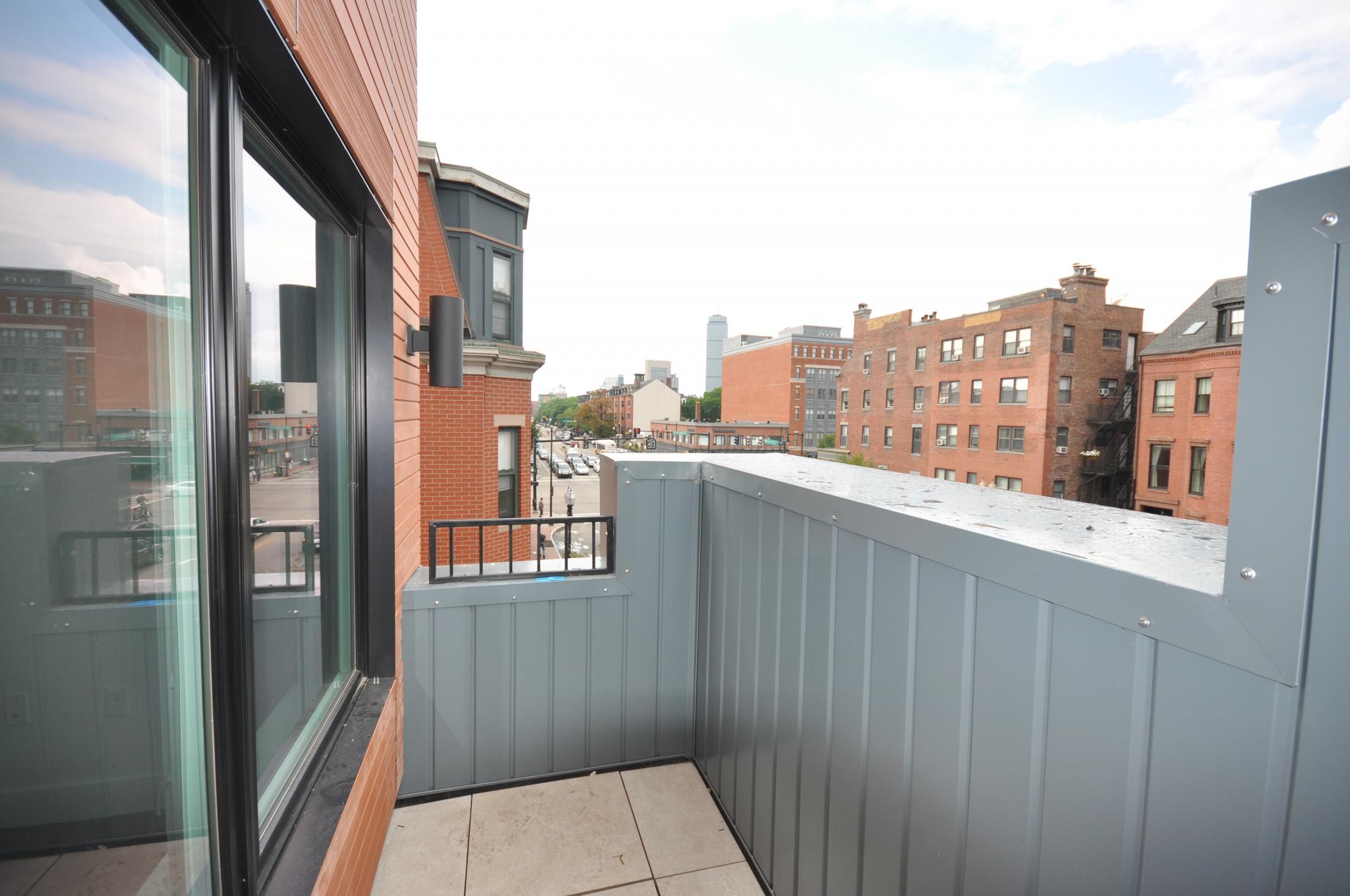 659 Massachusetts Ave, South End