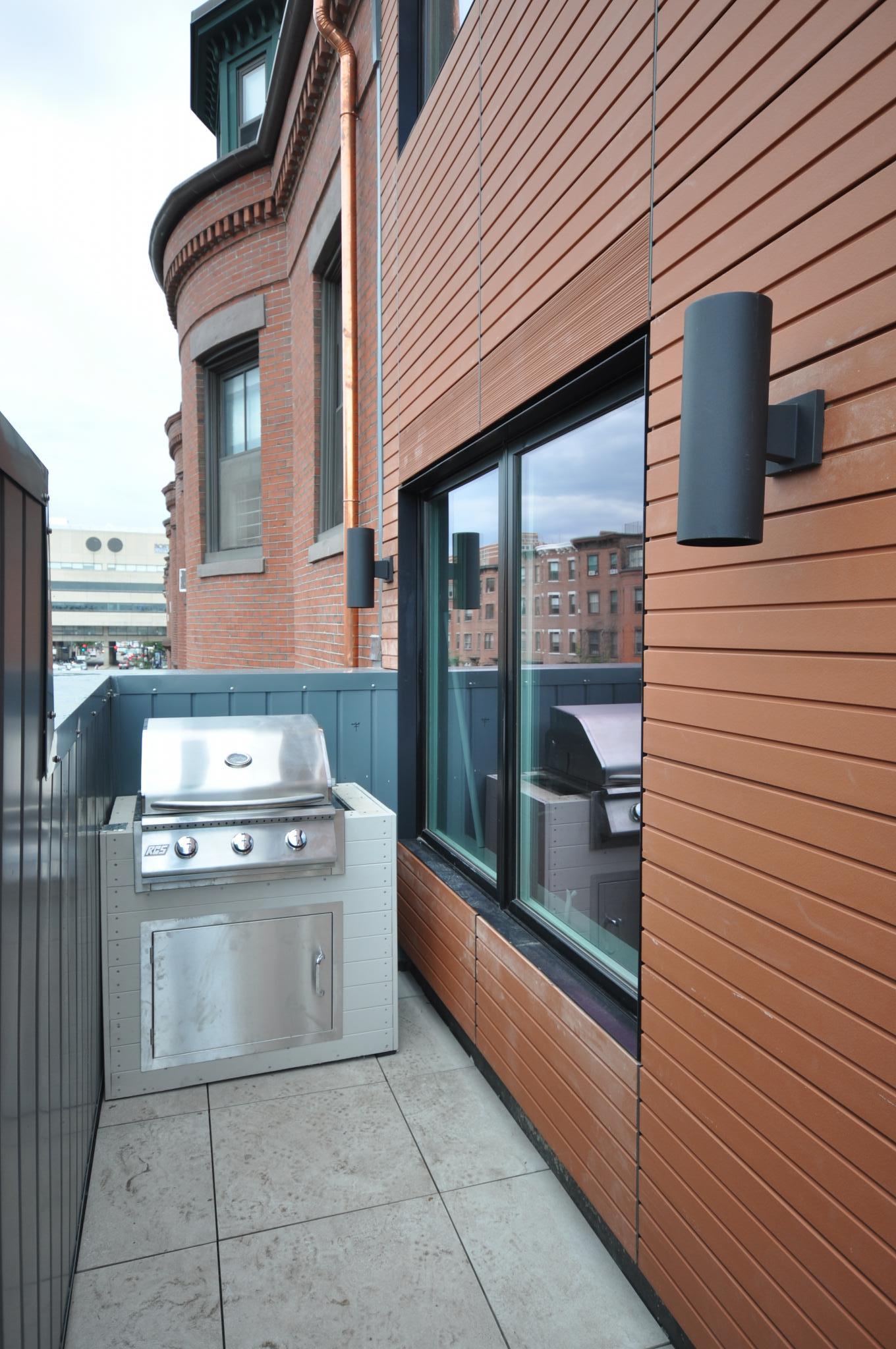 659 Massachusetts Ave, South End