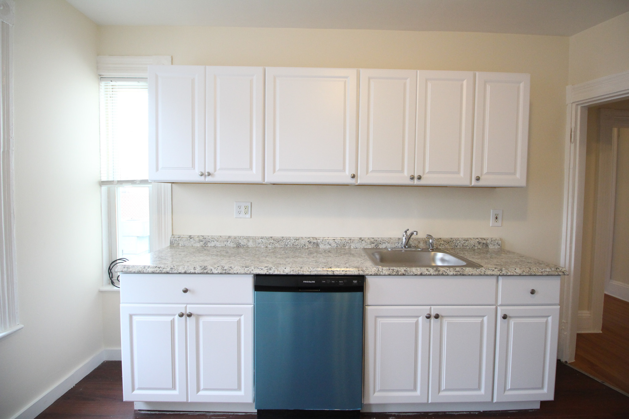 40 Forest St, Roxbury