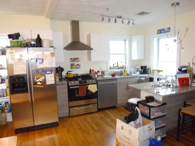 128 Hillside St, Mission Hill