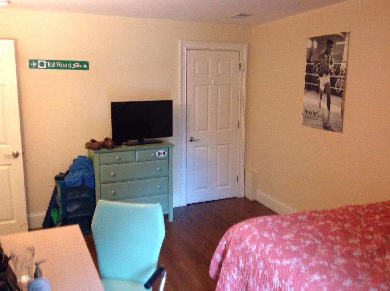 26 Saint Albans Rd, Mission Hill