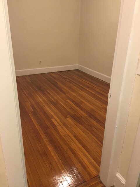 32 Lancaster Ter, Washington Square