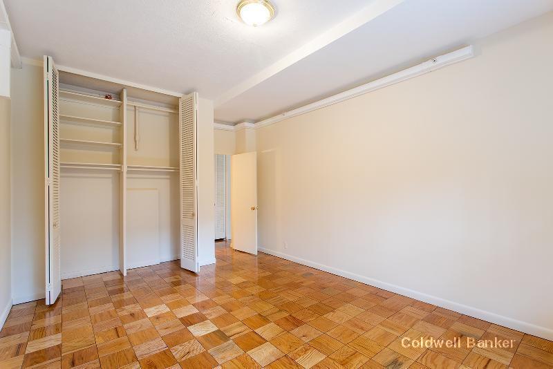 101 Monmouth St, Longwood