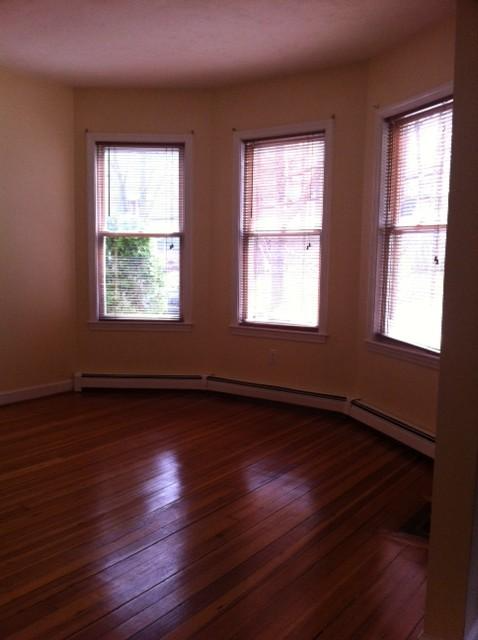 7 Iroquois St, Mission Hill