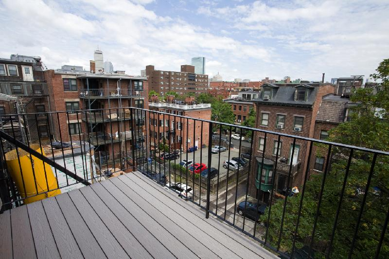 658 Massachusetts Ave, South End