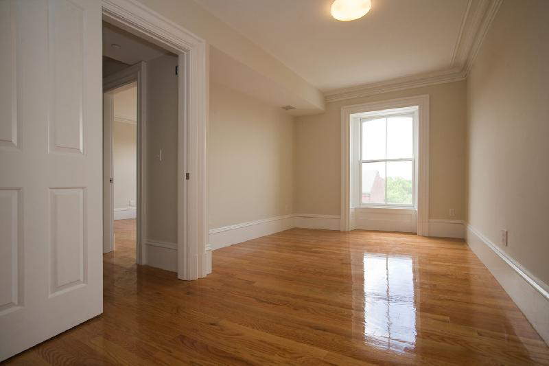 658 Massachusetts Ave, South End