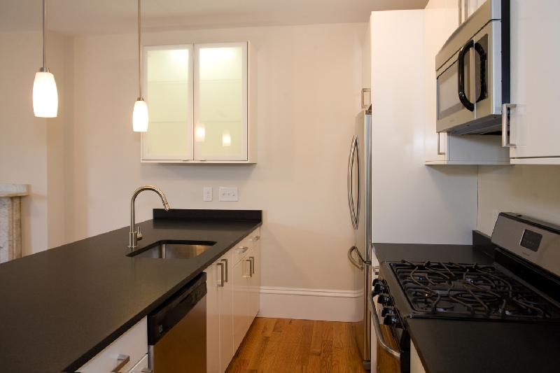 658 Massachusetts Ave, South End