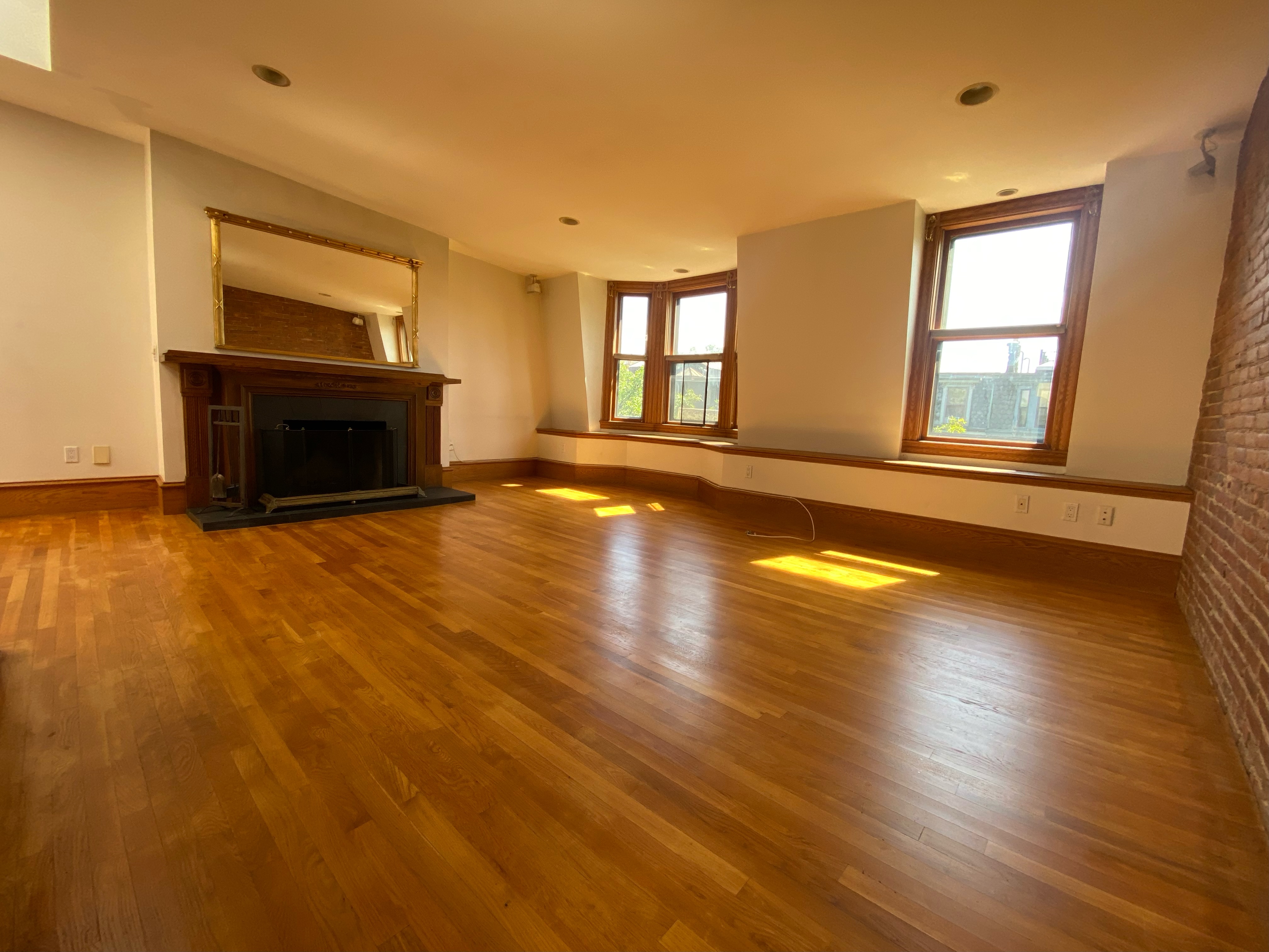 13 Holyoke St, South End