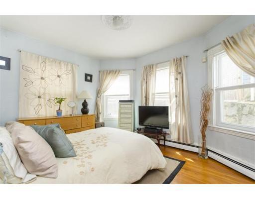 20 Sunset St, Mission Hill