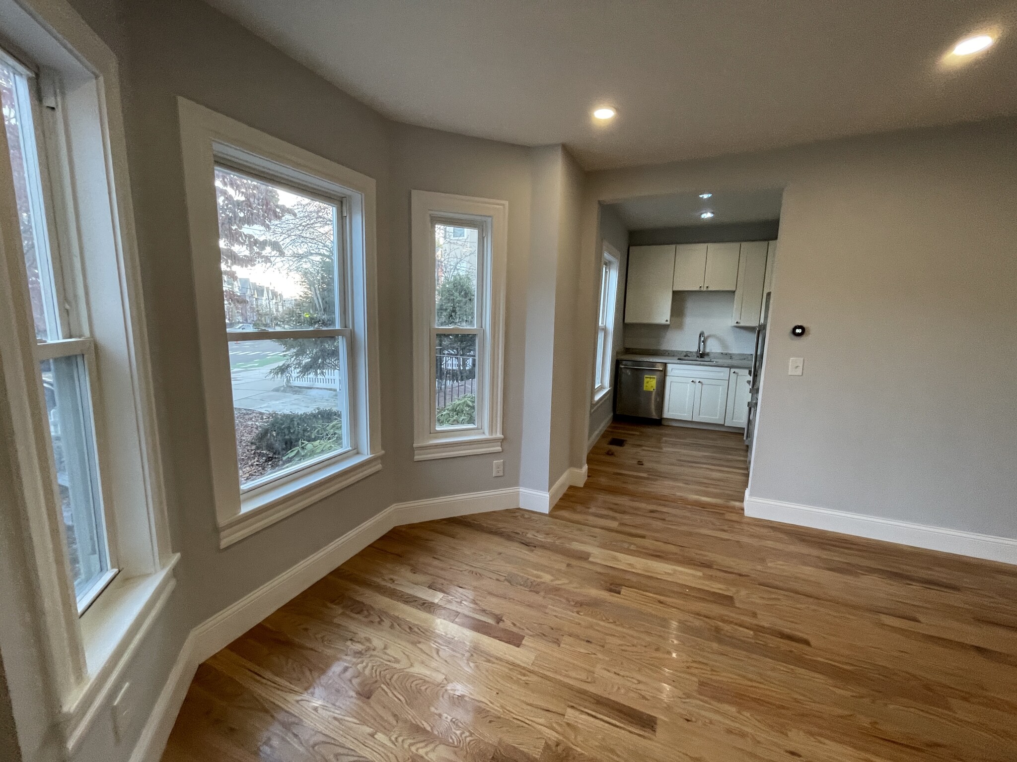 374 Oxford St, Porter Square