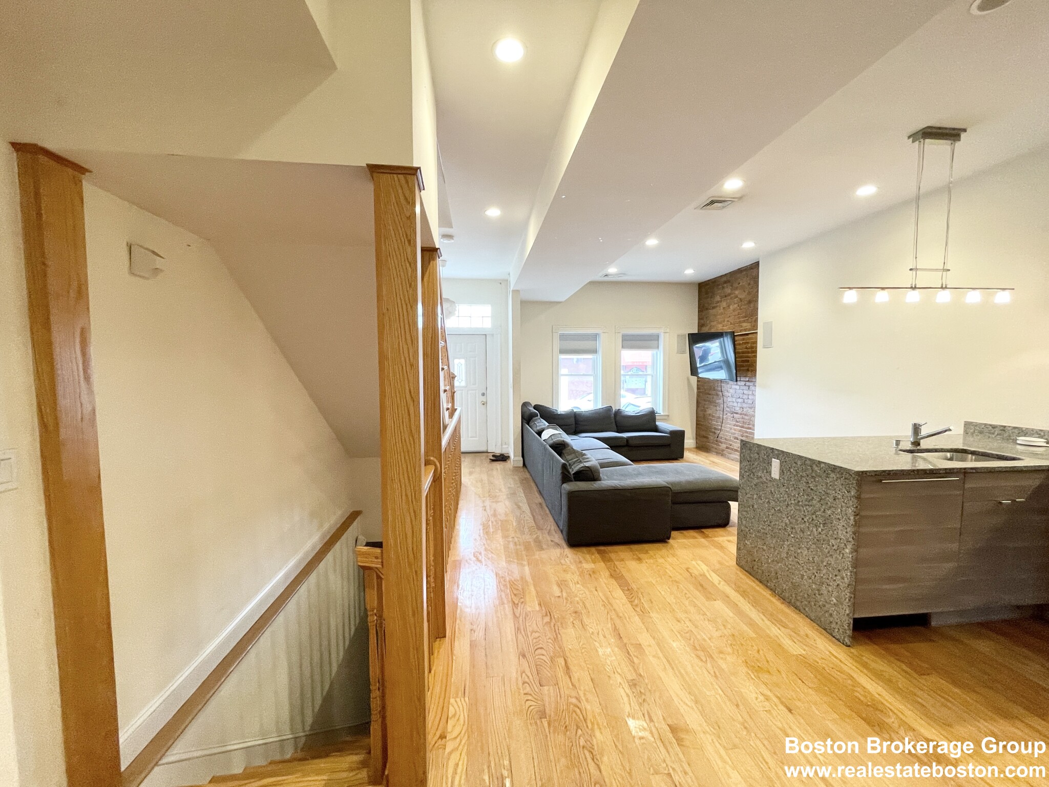 98 L St, South Boston