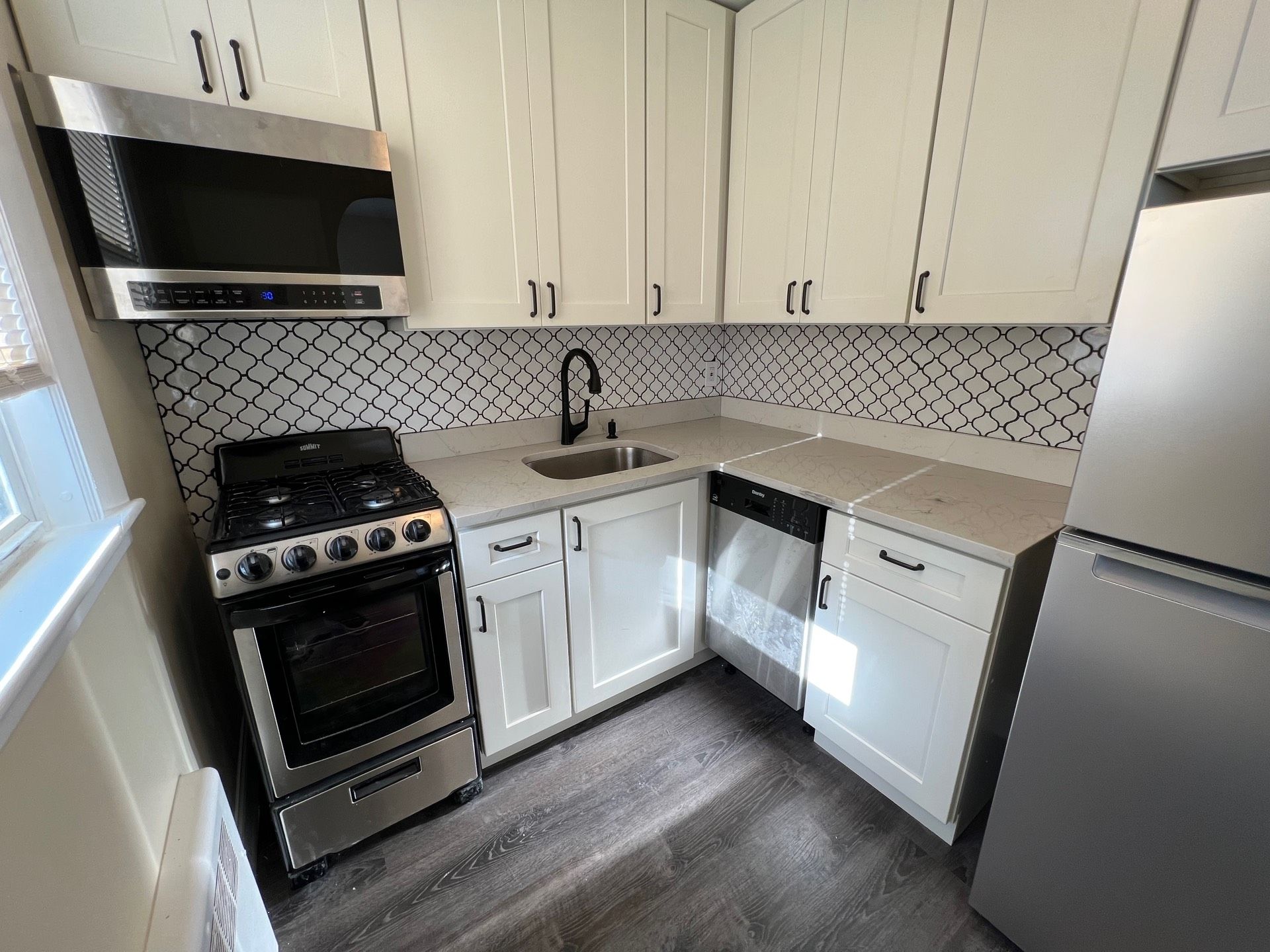 87 Winthrop Shore Dr, Winthrop