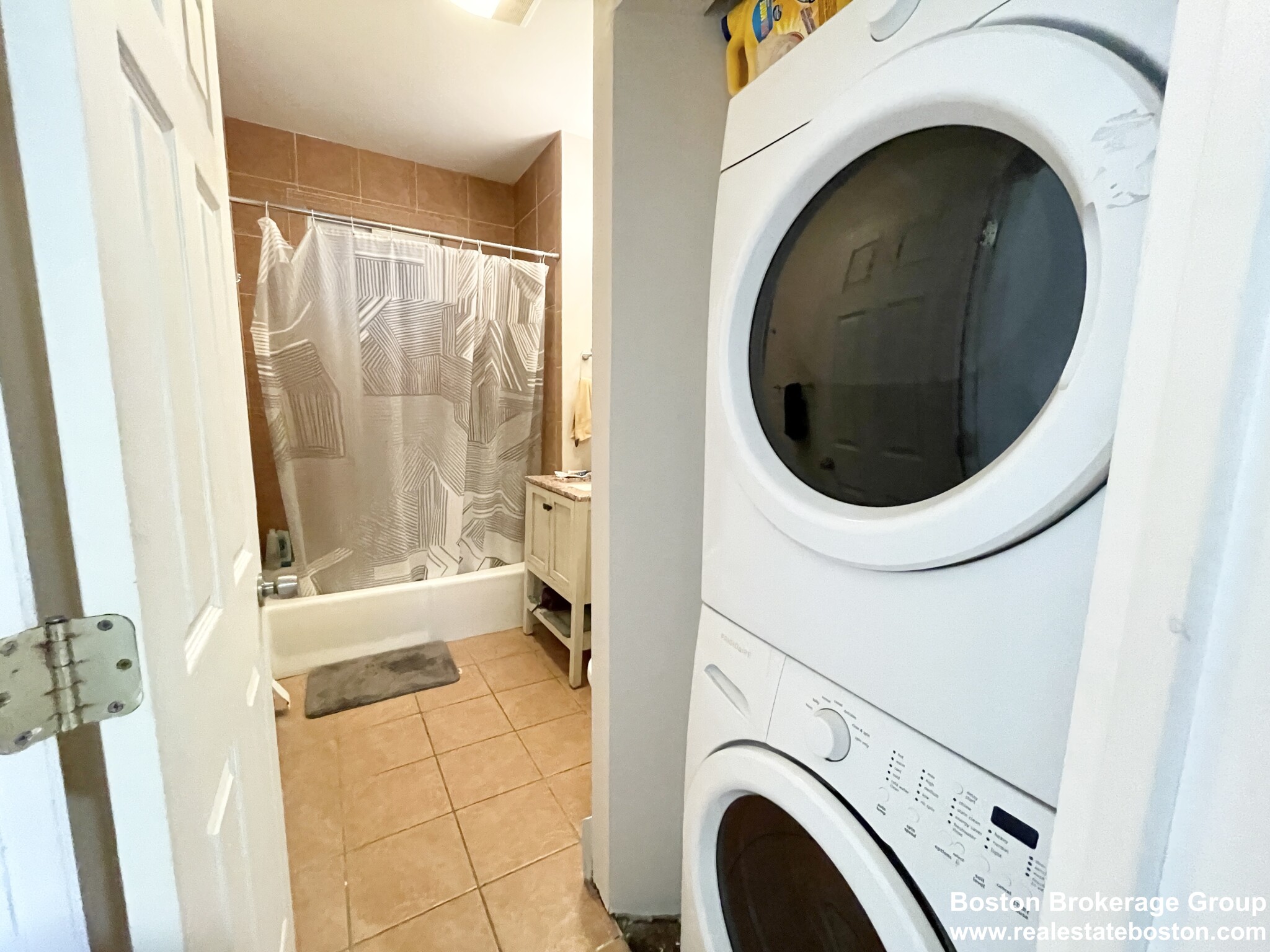 52 Delle Ave, Mission Hill