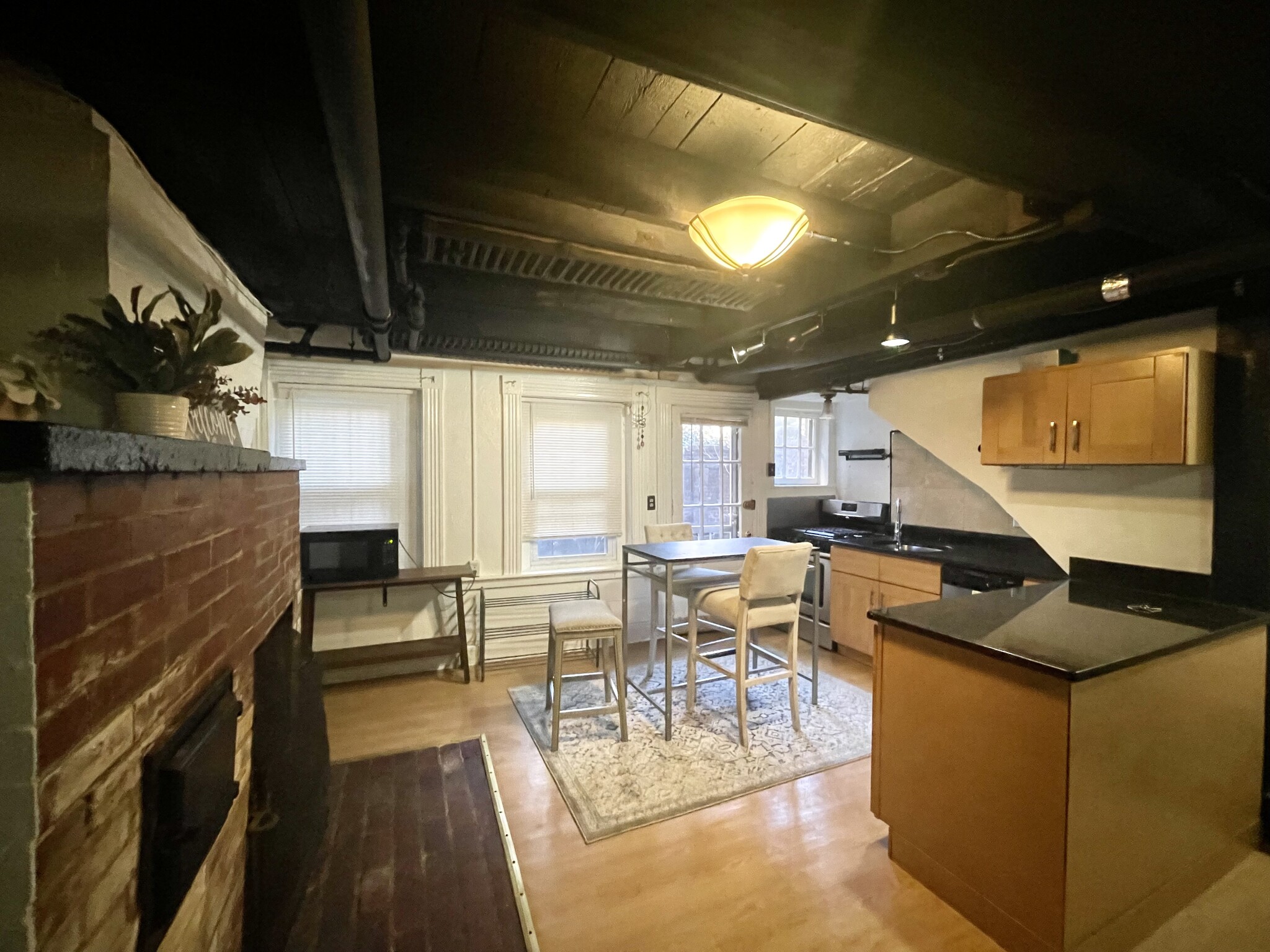 14 Champney Pl, Beacon Hill