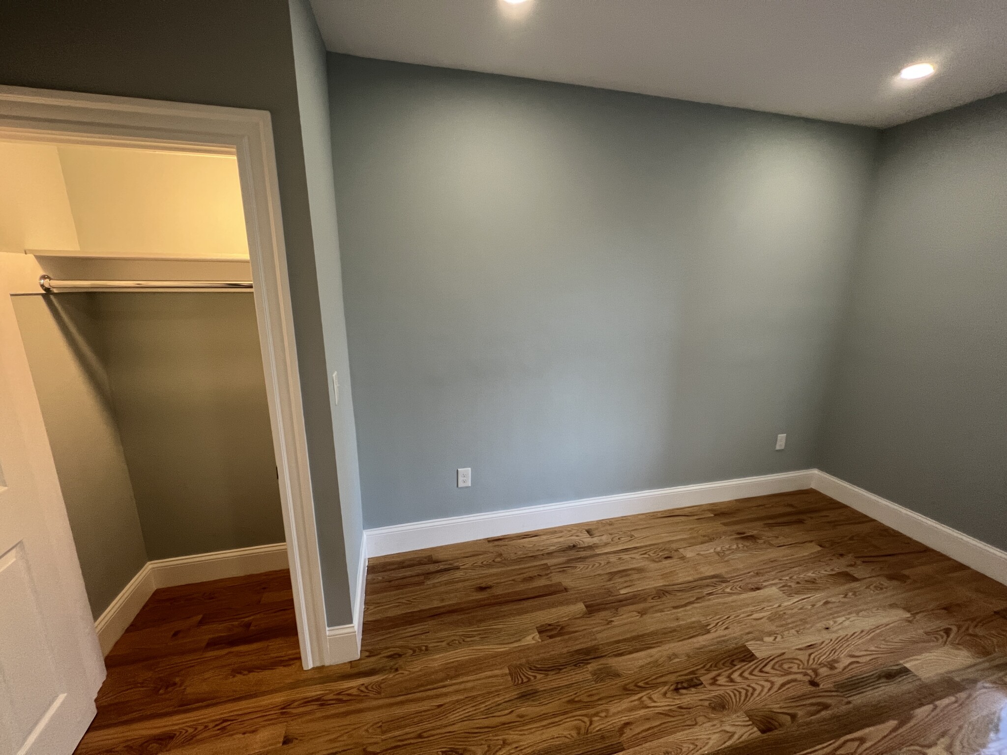 372 Oxford St, Ward Two