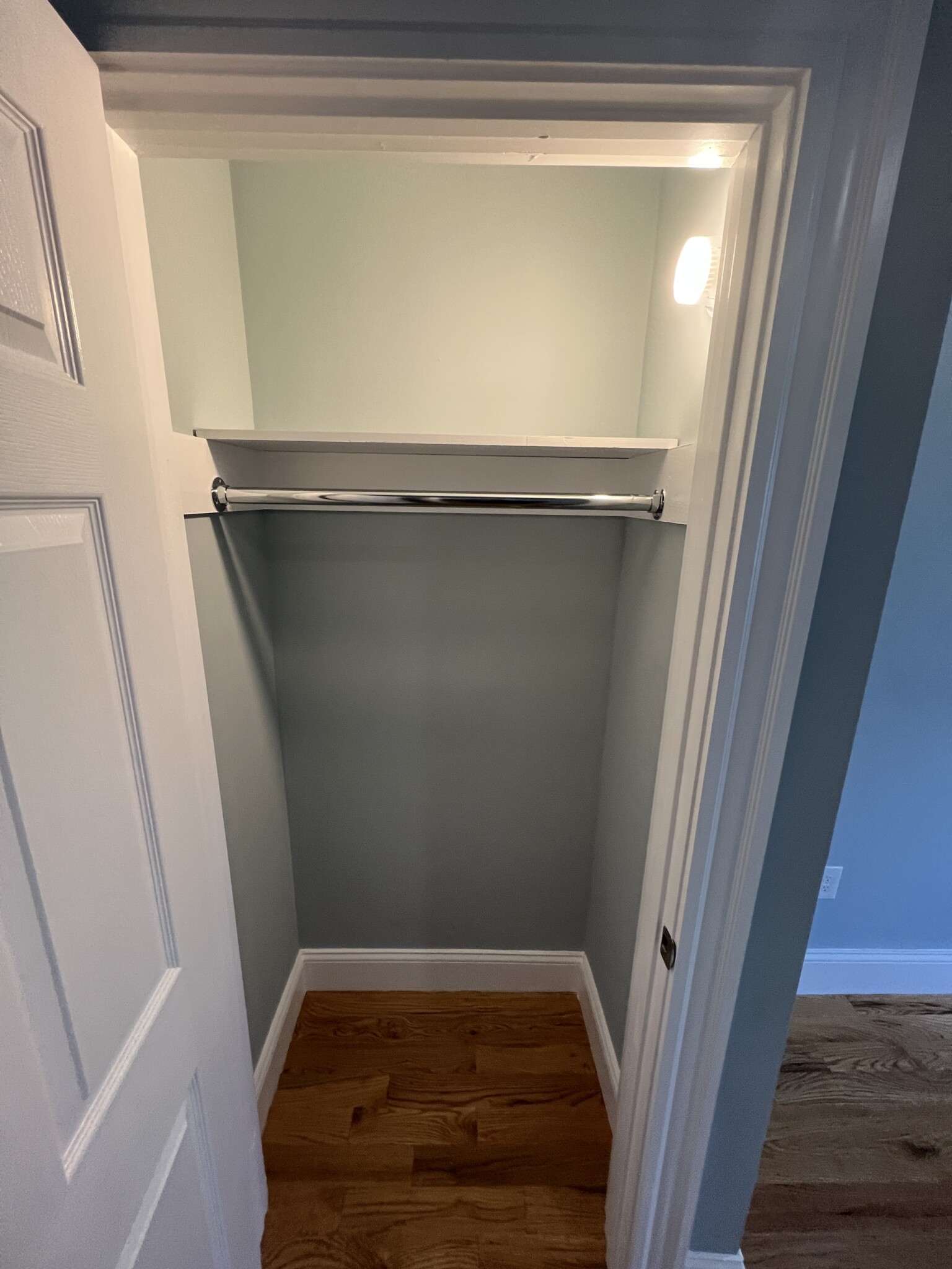 372 Oxford St, Ward Two