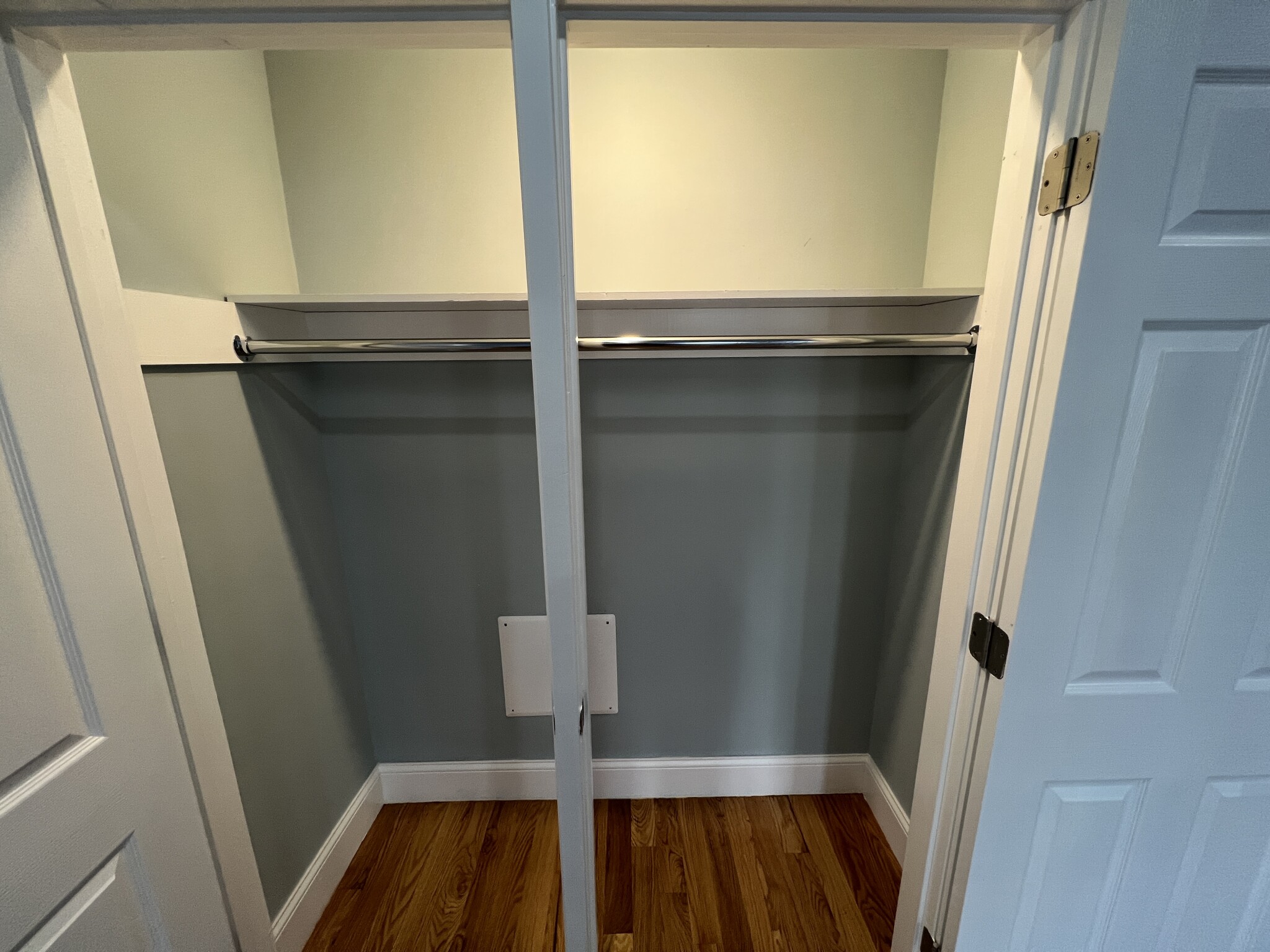 372 Oxford St, Ward Two