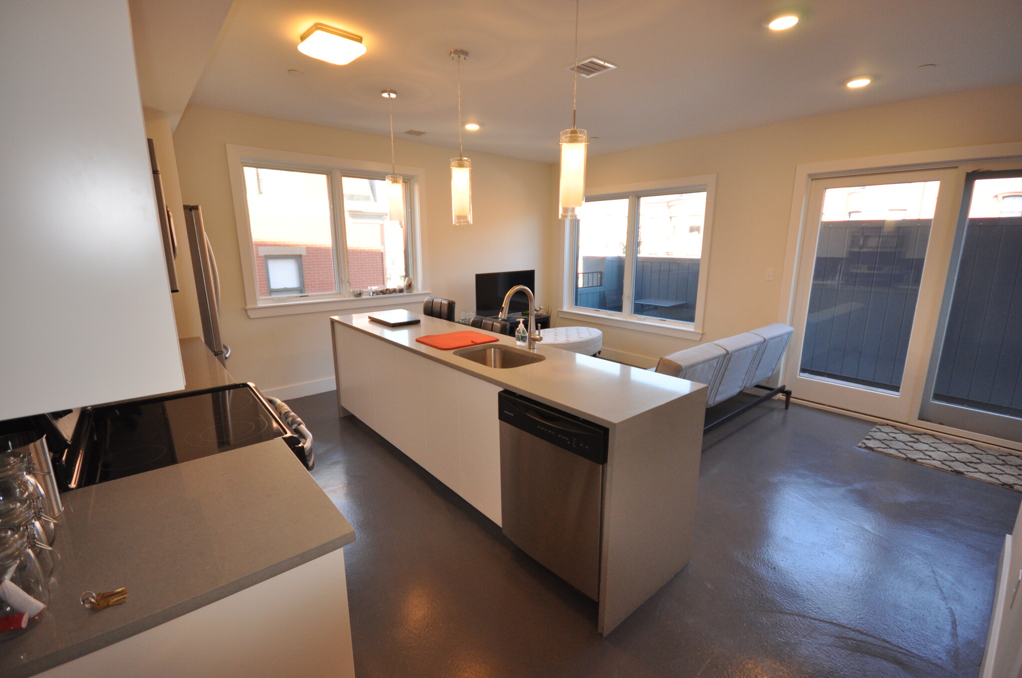 659 Massachusetts Ave, South End