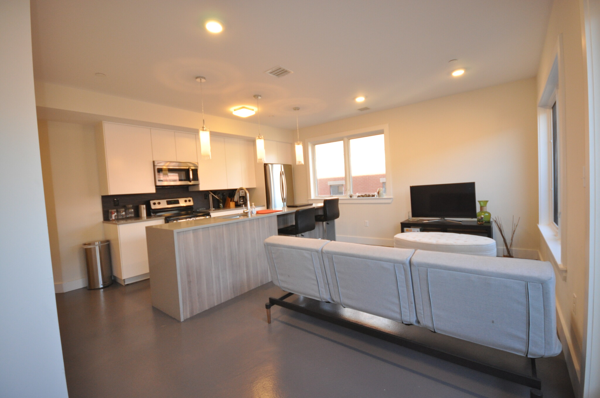 659 Massachusetts Ave, South End