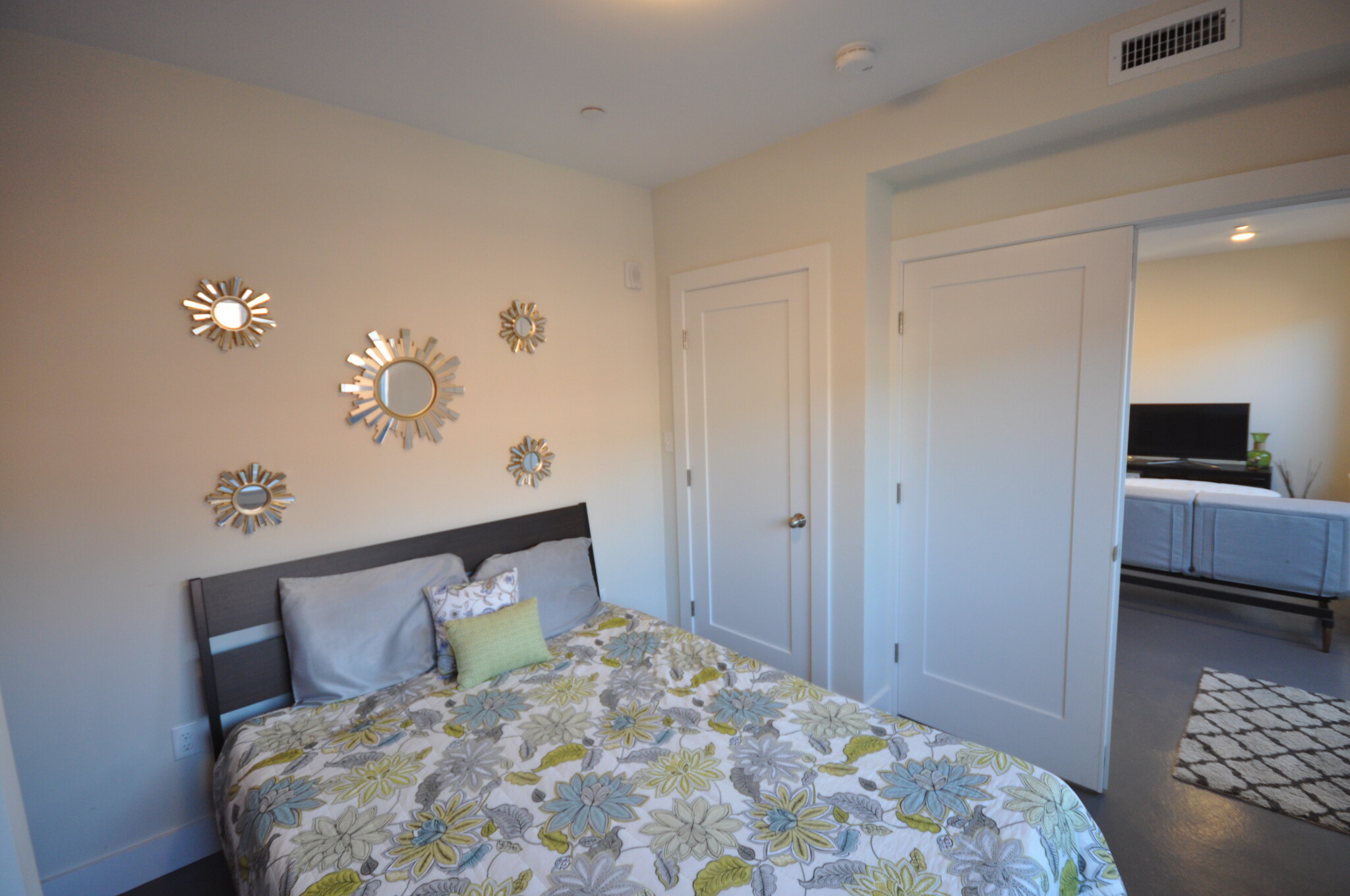 659 Massachusetts Ave, South End