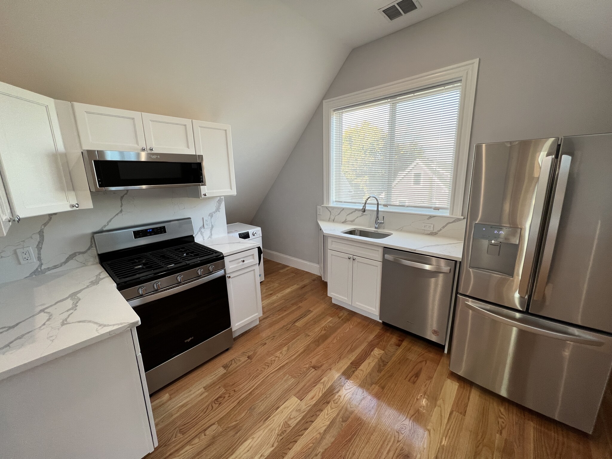 29 Alpine St, Davis Square