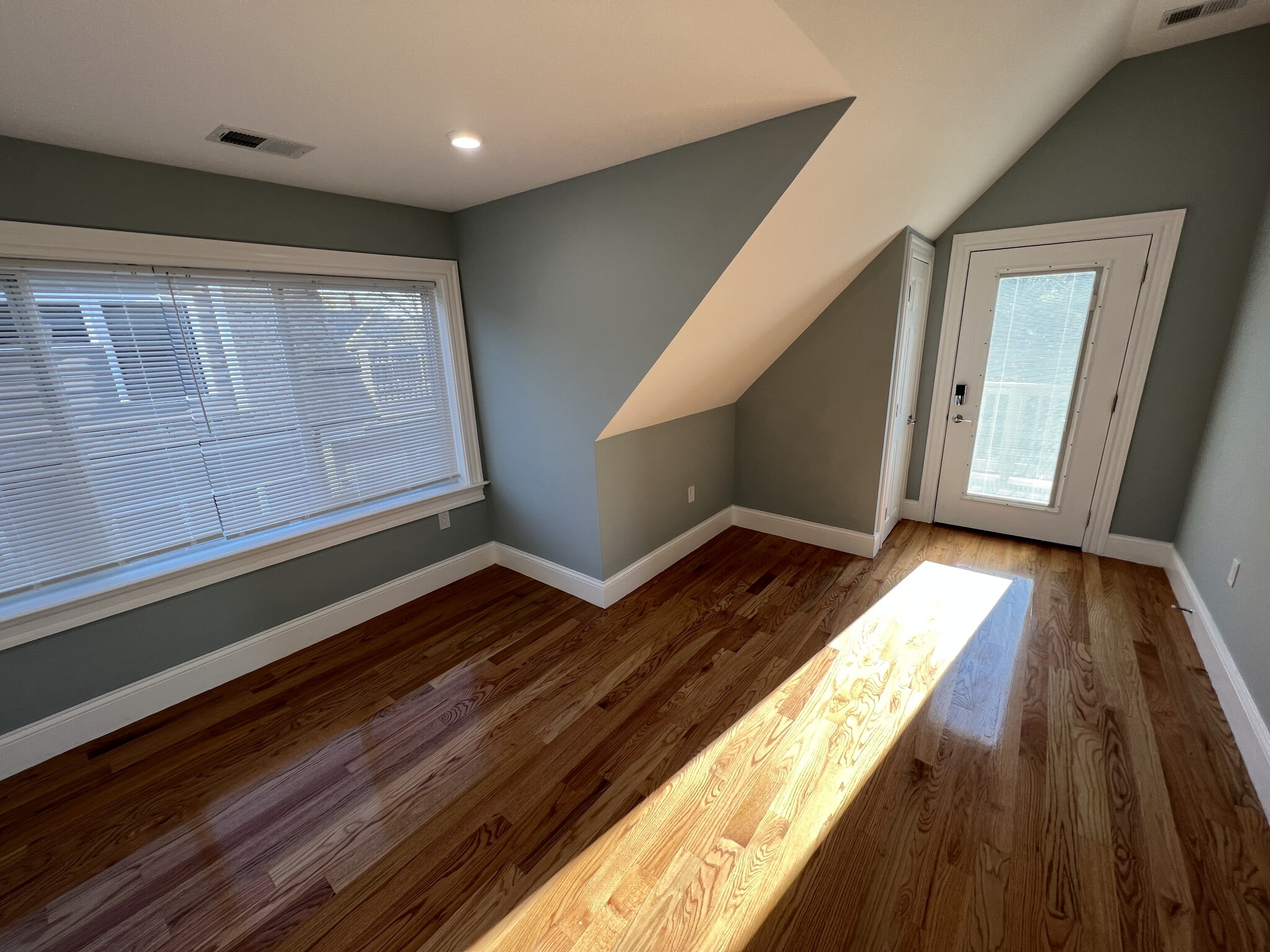 29 Alpine St, Davis Square