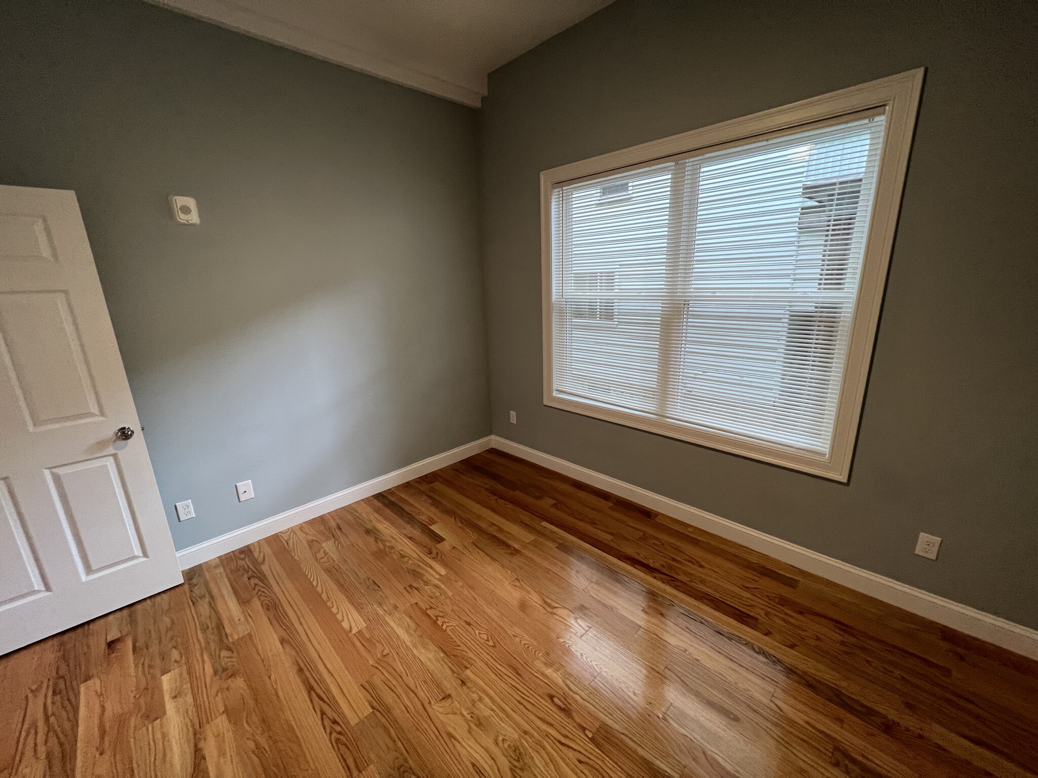 126 Cross St, East Somerville