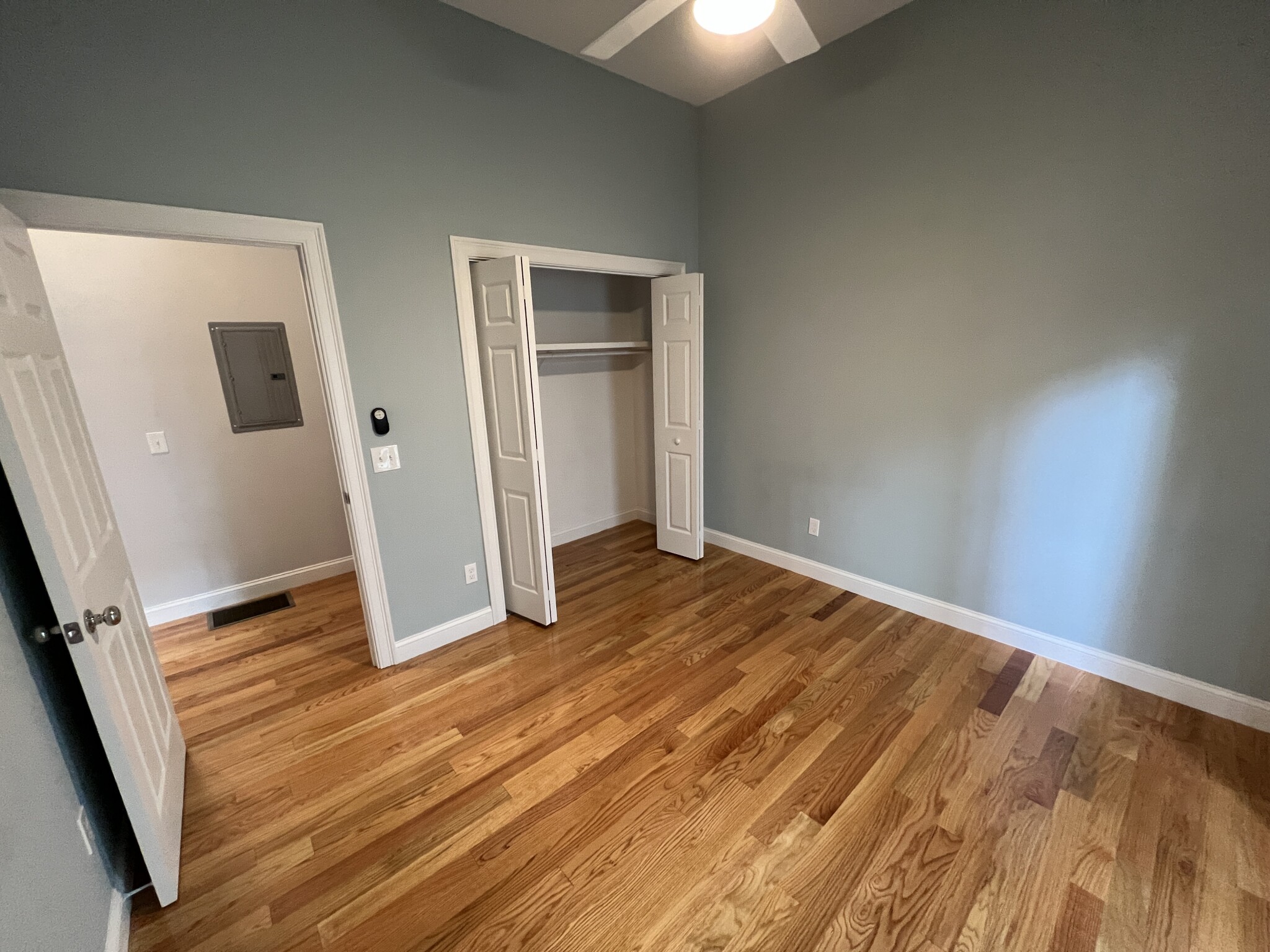 126 Cross St, East Somerville