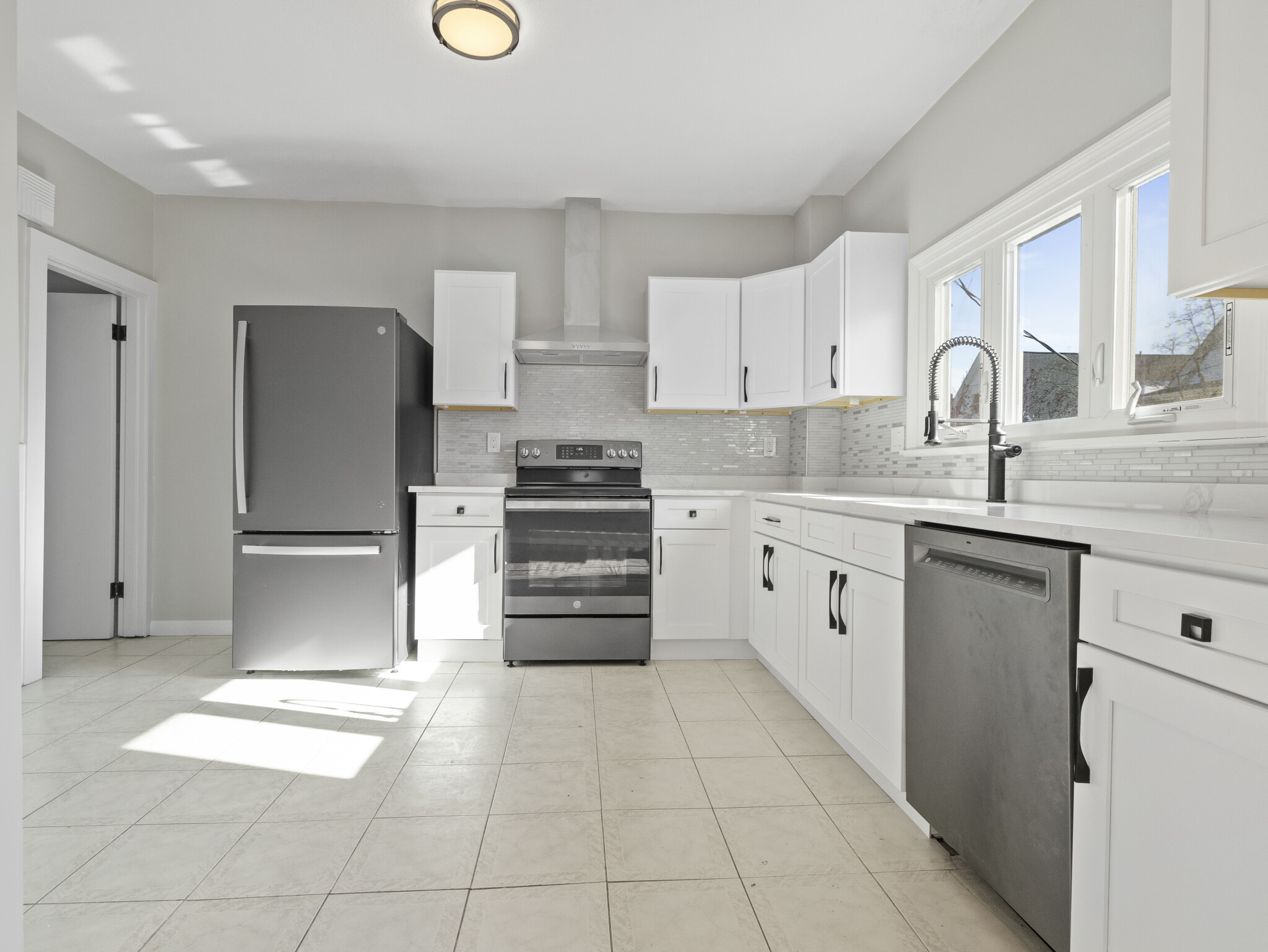 42 William St, Magoun Square