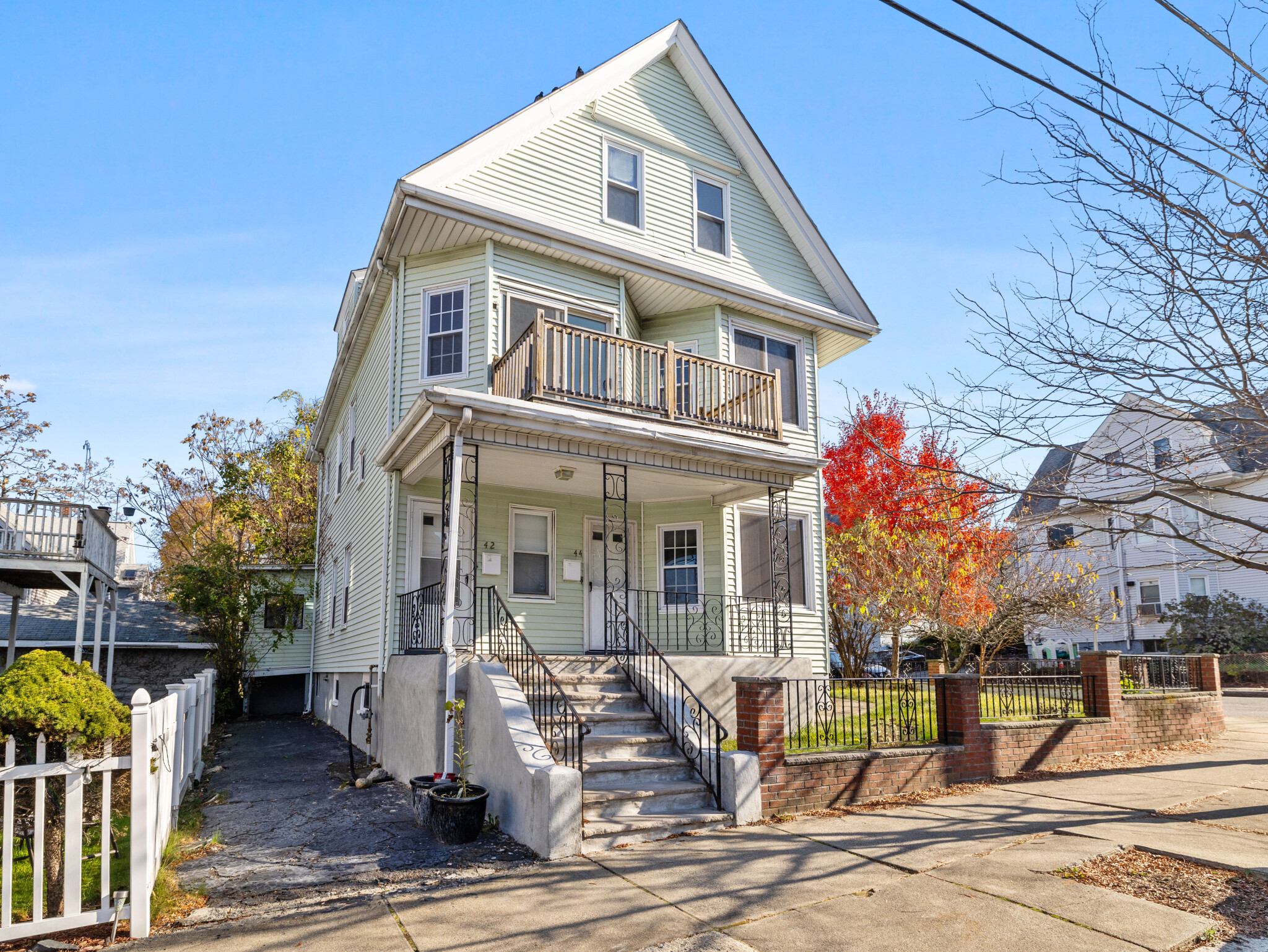 42 William St, Magoun Square