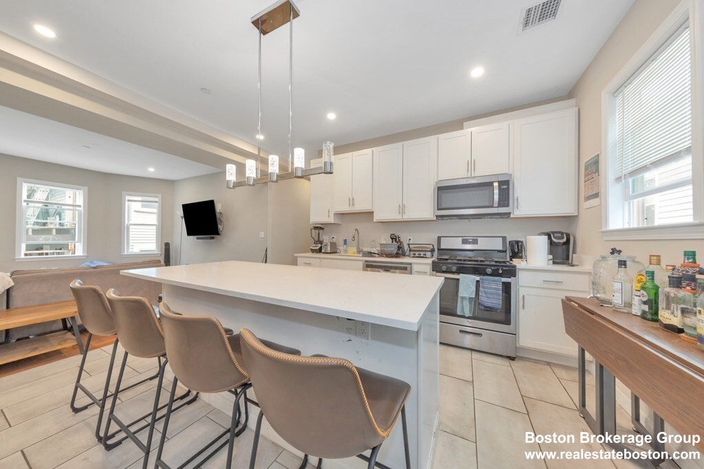 228 Calumet St, Mission Hill