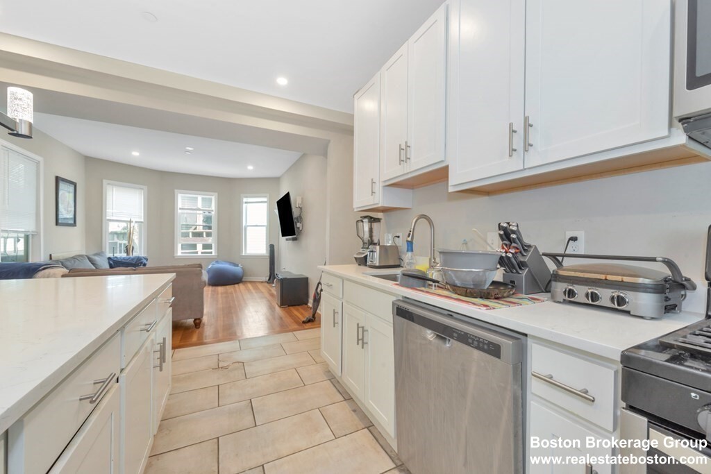 228 Calumet St, Mission Hill