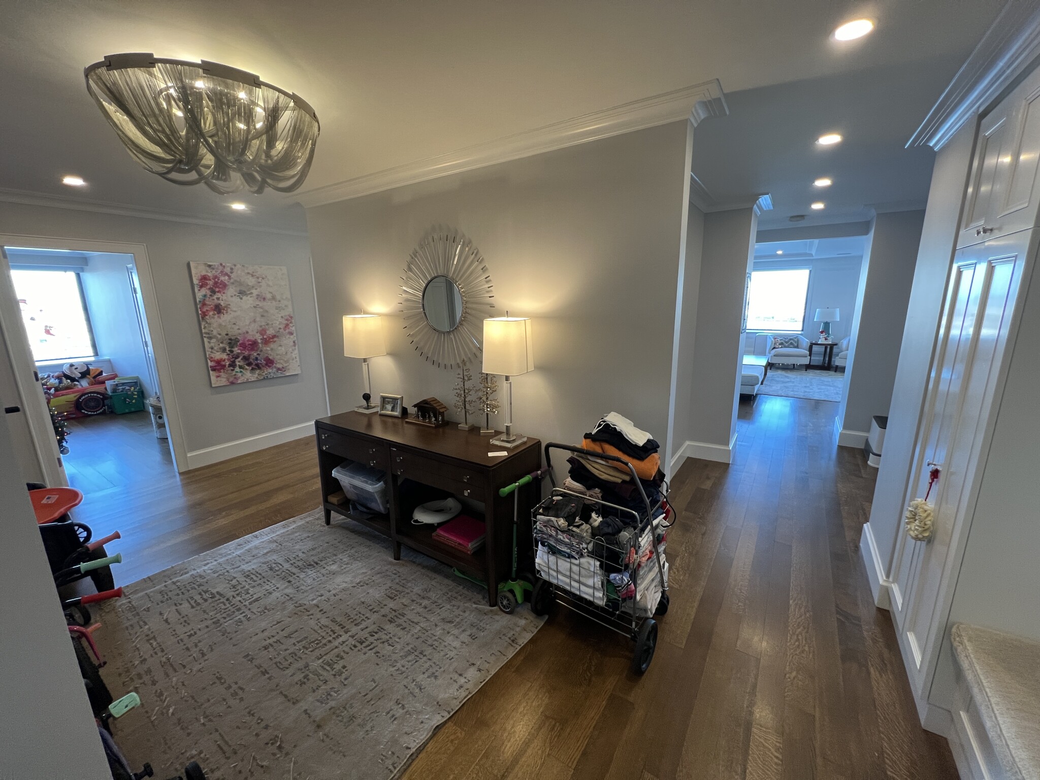 85 East India Row, Downtown