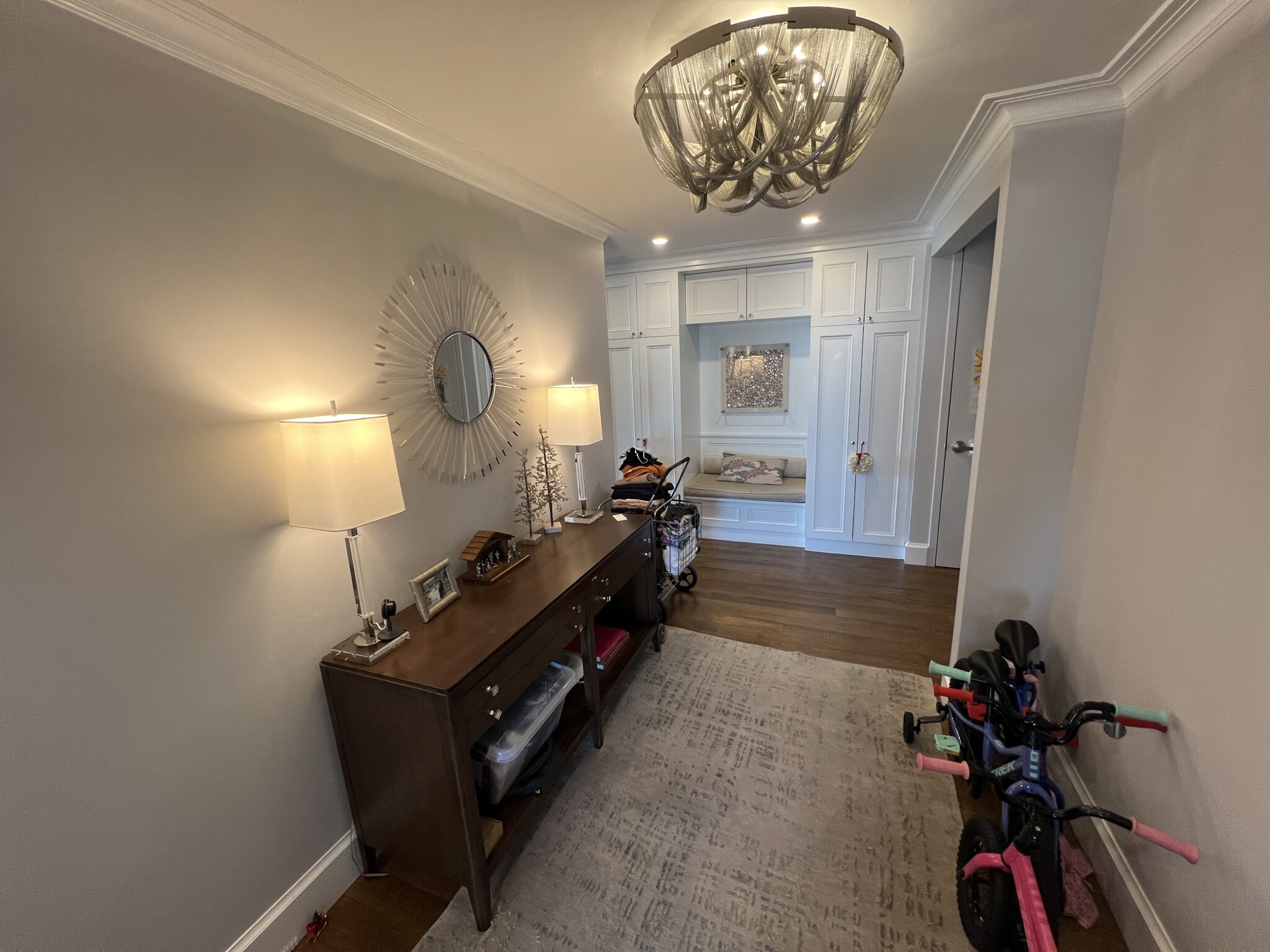 85 East India Row, Downtown