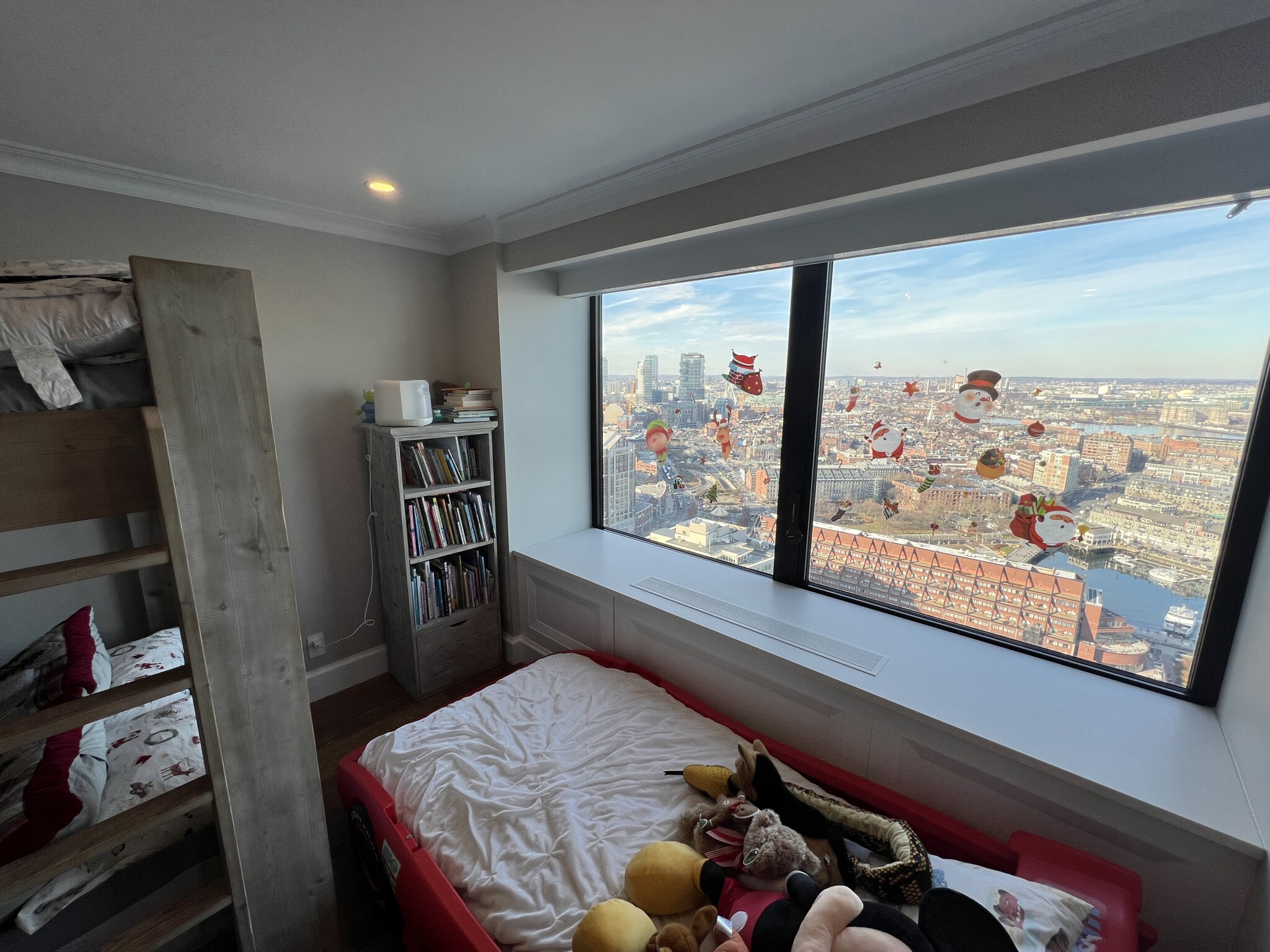 85 East India Row, Downtown